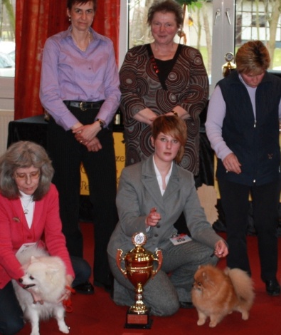 Zwergspitze Hitomi Dyleila vom Bruchend BIS in H�velhof - Vereinssieger 2010 -3